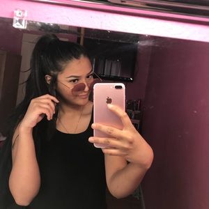 Meet your Posher, Elizabeth